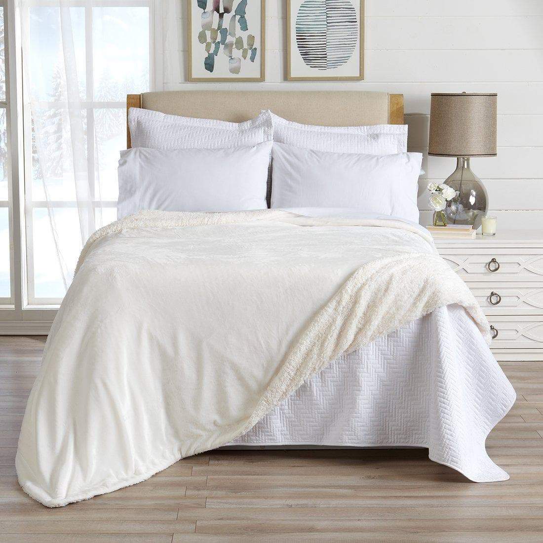 Velvet Plush Sherpa Bed Blanket, Kinsley Collection